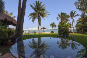 2BR Apt w/ Lagoon View & Pool in Hotel Zone